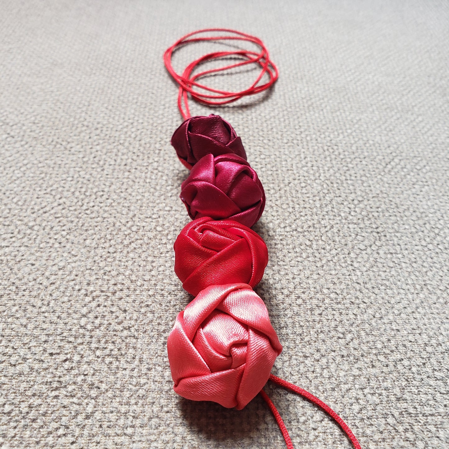 COLLAR ESCALA 4 ROSAS